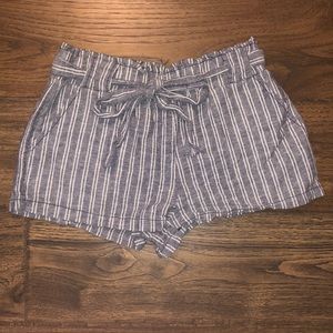 Stripped shorts grey and white